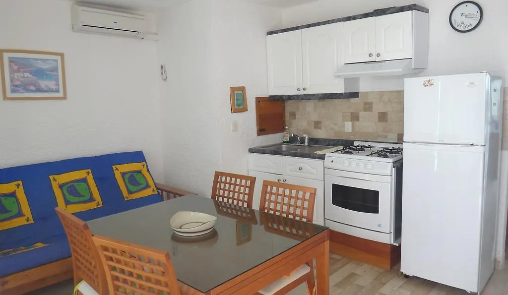 Cancun Beach Aparthotel Brisas