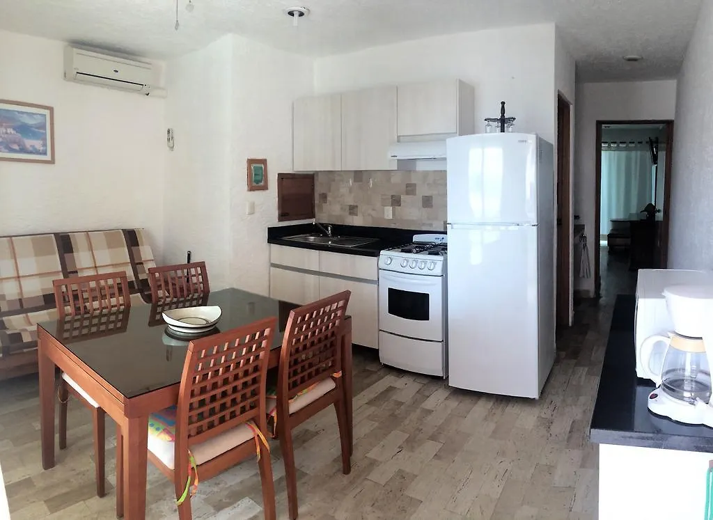 Cancun Beach Aparthotel Brisas 2*,