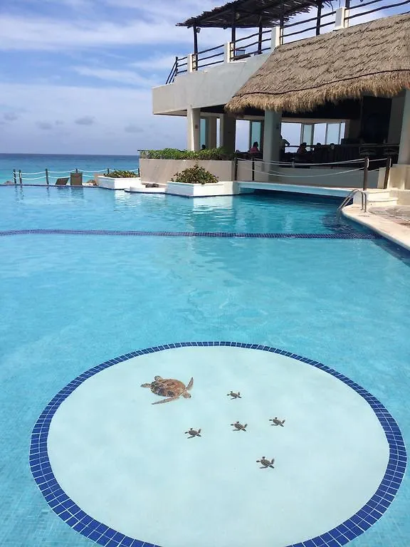 Cancun Beach Aparthotel Brisas