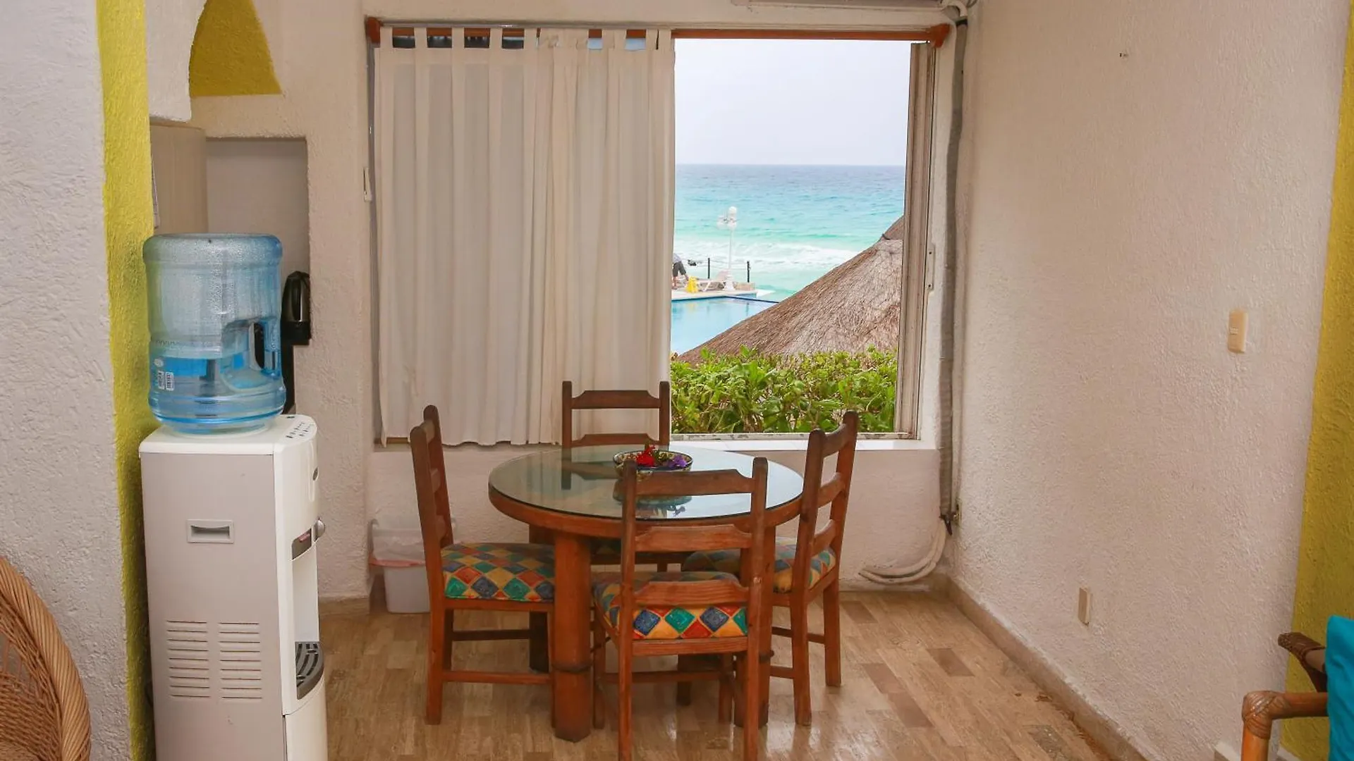 Cancun Beach Aparthotel Brisas