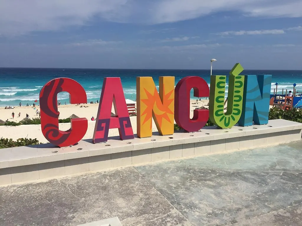Cancun Beach Aparthotel Brisas